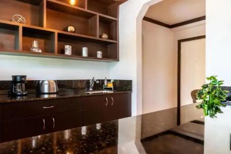 Lincoln Arms Suites - 19