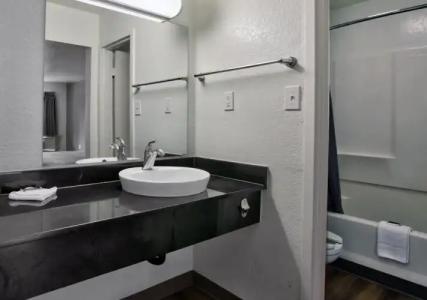 Motel 6-Tallahassee, FL - Downtown - 9