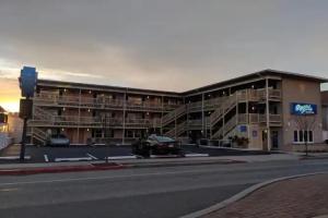 Crystal Sands Motel, Ocean