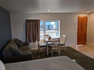 Crystal Sands Motel - 5