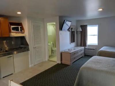 Crystal Sands Motel - 6