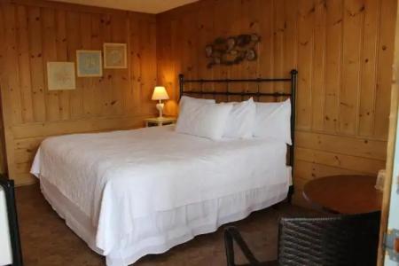 Town & Beach Motel - 22