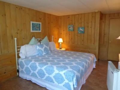 Town & Beach Motel - 20