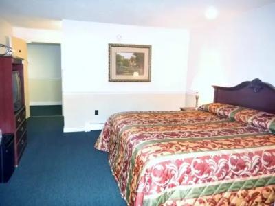 Yankee Clipper Inn - 4