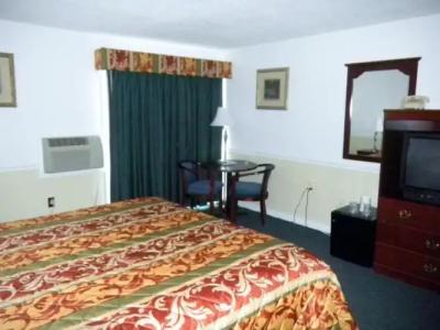 Yankee Clipper Inn - 30