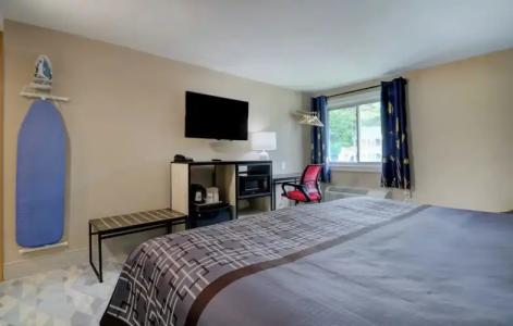 Yankee Clipper Inn - 27