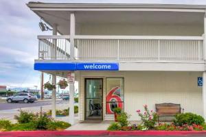 Motel 6 Medford North, Medford