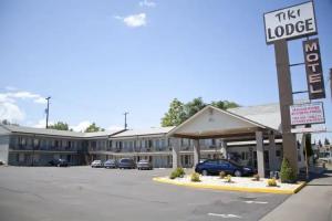 Tiki Lodge, Medford