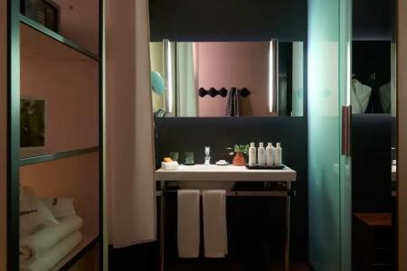 Grand Central, Small Luxurys - 103