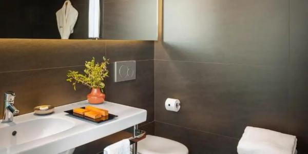 Grand Central, Small Luxurys - 113