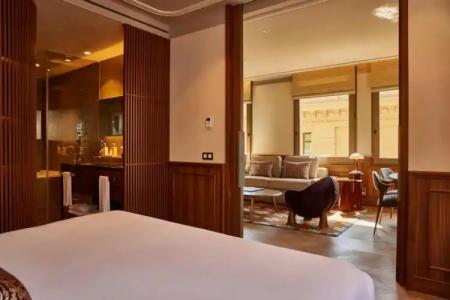 Grand Central, Small Luxurys - 129