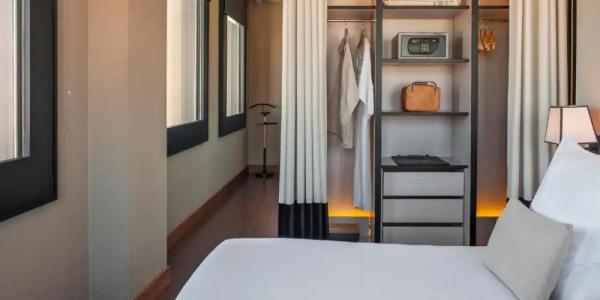 Grand Central, Small Luxurys - 112