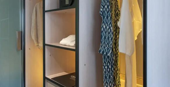 Grand Central, Small Luxurys - 117