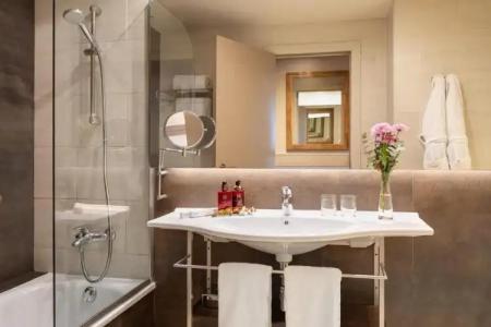 Duquesa de Cardona 4 Sup by Grup Duquessa - 77