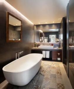 Duquesa de Cardona 4 Sup by Grup Duquessa - 87