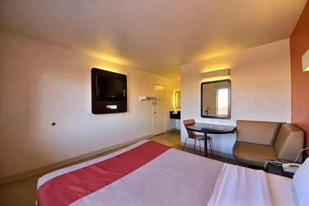 Motel 6-Laredo, TX - South - 45