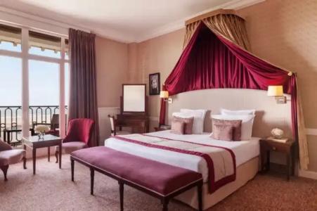 Hôtel Barrière Le Royal Deauville - 77