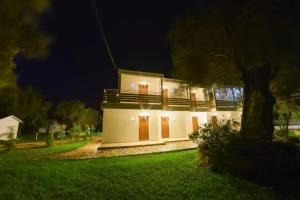 Olive Grove Resort, Kavos