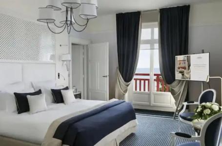 Hôtel Barrière L'Hermitage - 51