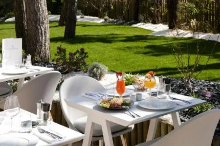 Hôtel Barrière L'Hermitage - 12