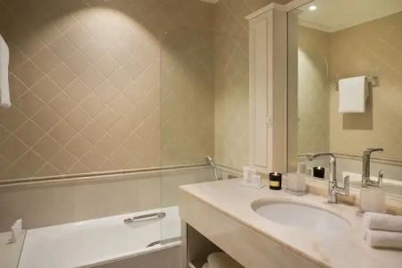 Hôtel Barrière L'Hermitage - 97