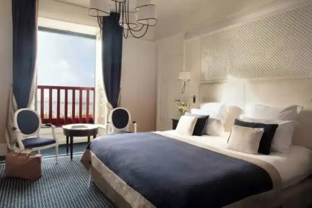 Hôtel Barrière L'Hermitage - 77