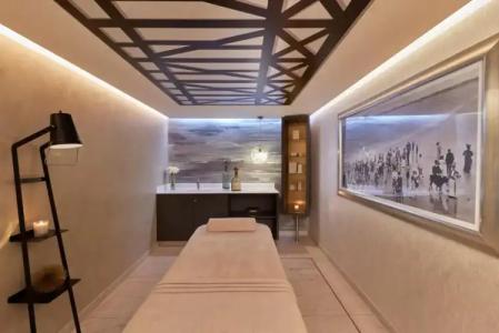 Hôtel Barrière L'Hermitage - 17