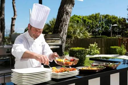 Hôtel Barrière L'Hermitage - 11