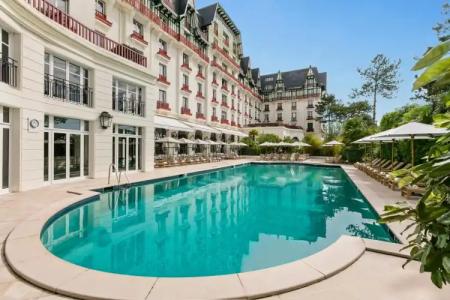 Hôtel Barrière L'Hermitage - 20