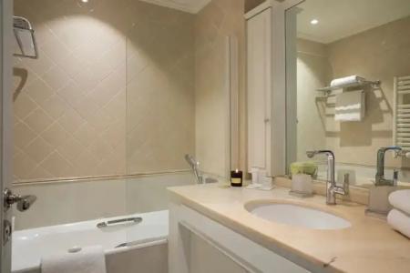 Hôtel Barrière L'Hermitage - 95