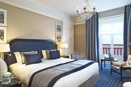 Hôtel Barrière L'Hermitage - 89