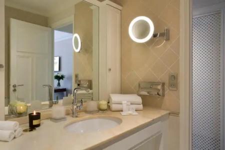 Hôtel Barrière L'Hermitage - 120