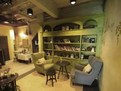 Niras Bankoc Hostel - 16