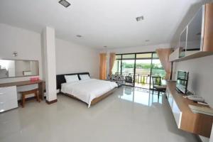 Maeklong Marina Resort, Damnoen Saduak