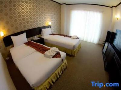 Golden Dragon Resort - 11