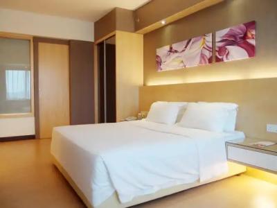 Crystal Crown Petaling Jaya - 4