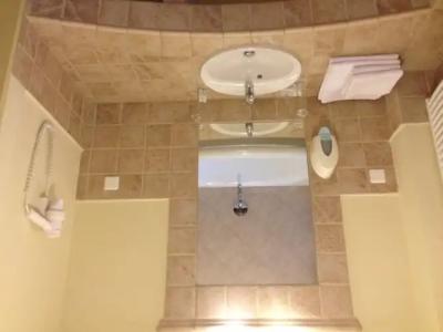 Semiramis Business - 7