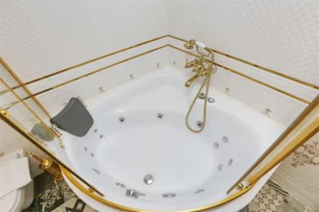 Diamond Royal - 65