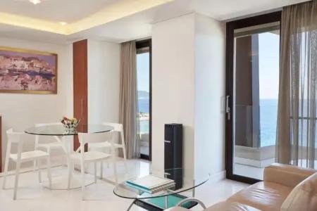 Bellevue On The Beach Suites - 57