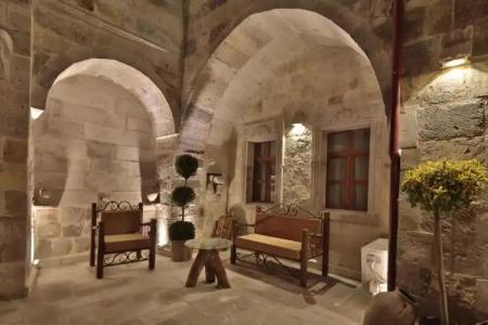 Aren Cave And Art Gallery - 1