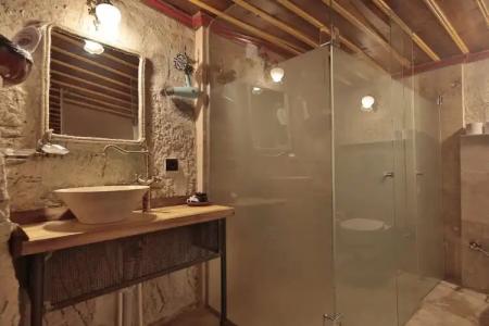 Aren Cave And Art Gallery - 31