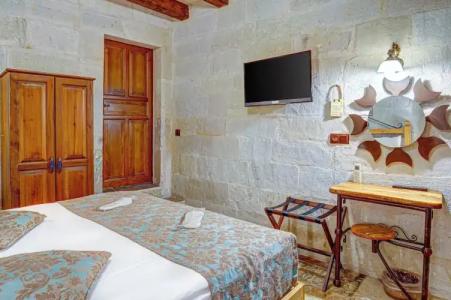 Aren Cave And Art Gallery - 58