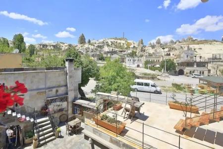 Aren Cave And Art Gallery - 43