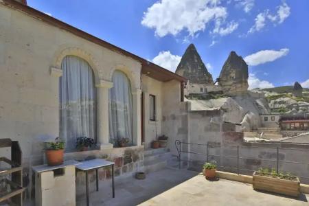 Aren Cave And Art Gallery - 17