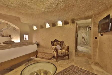 Aren Cave And Art Gallery - 15