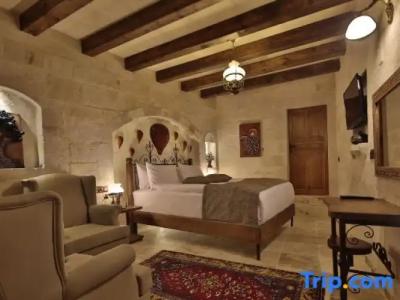 Aren Cave And Art Gallery - 92