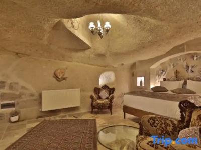 Aren Cave And Art Gallery - 154