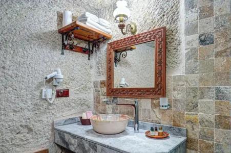 Aren Cave And Art Gallery - 59