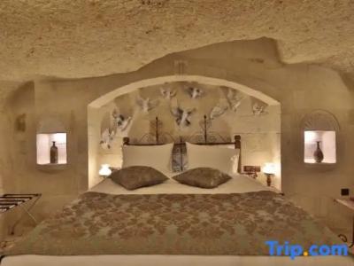 Aren Cave And Art Gallery - 152