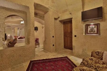 Aren Cave And Art Gallery - 128